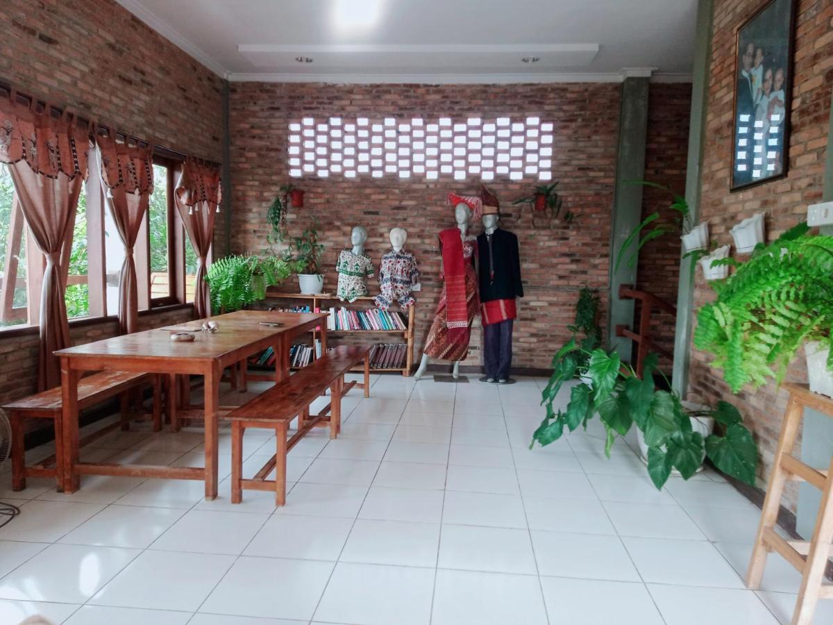 Bua Guest House Medan Esterno foto