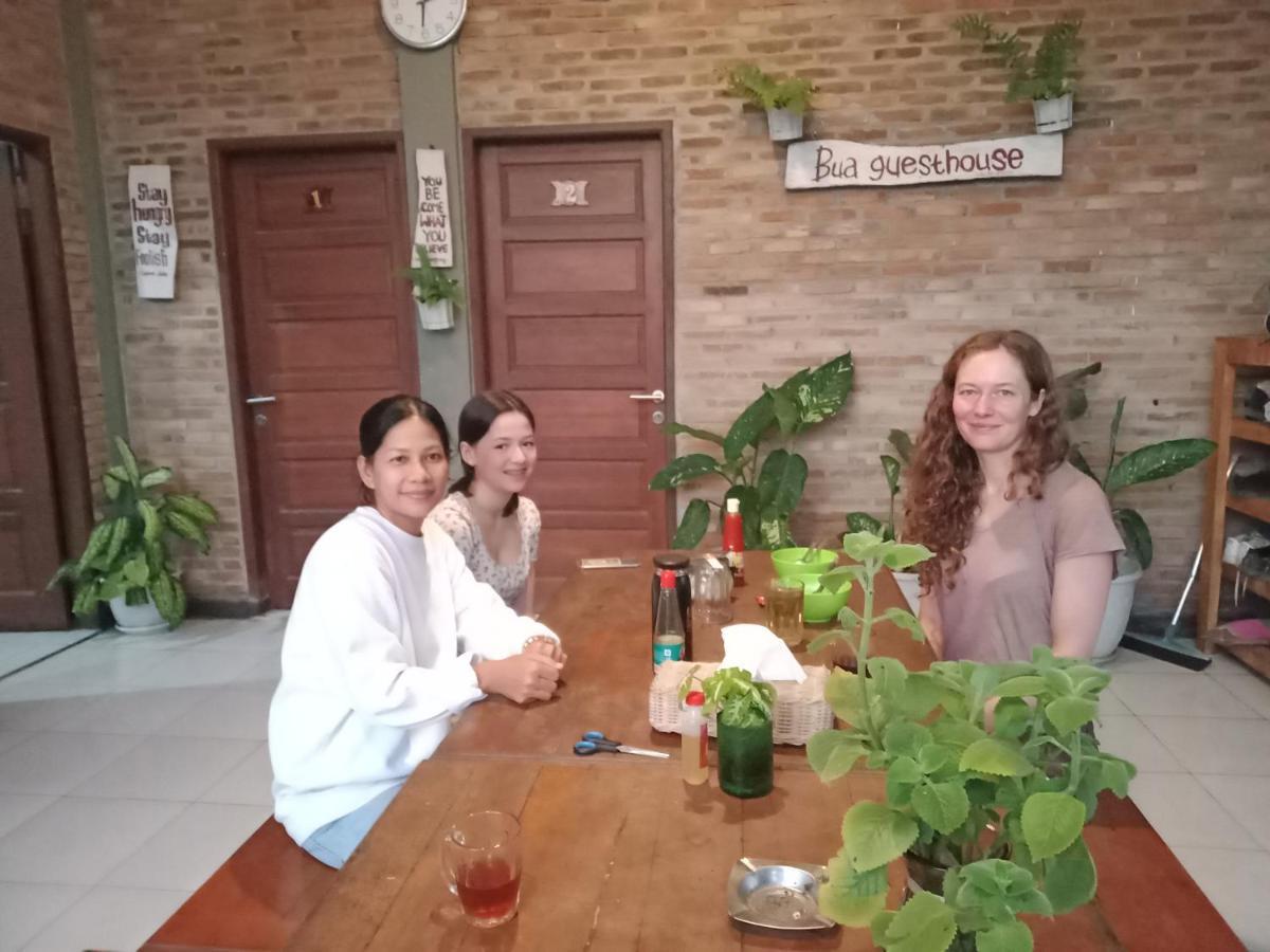 Bua Guest House Medan Esterno foto