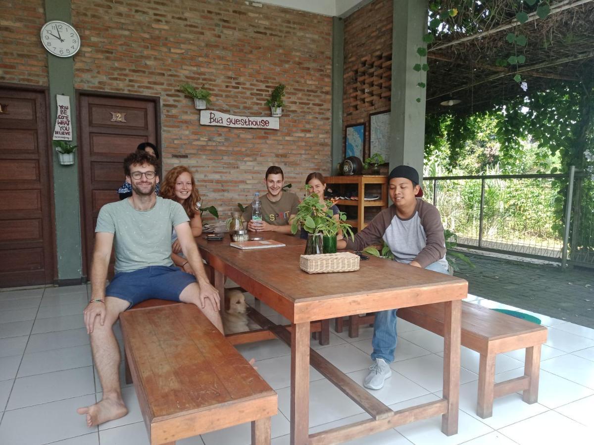 Bua Guest House Medan Esterno foto
