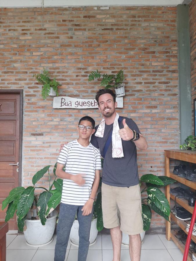 Bua Guest House Medan Esterno foto
