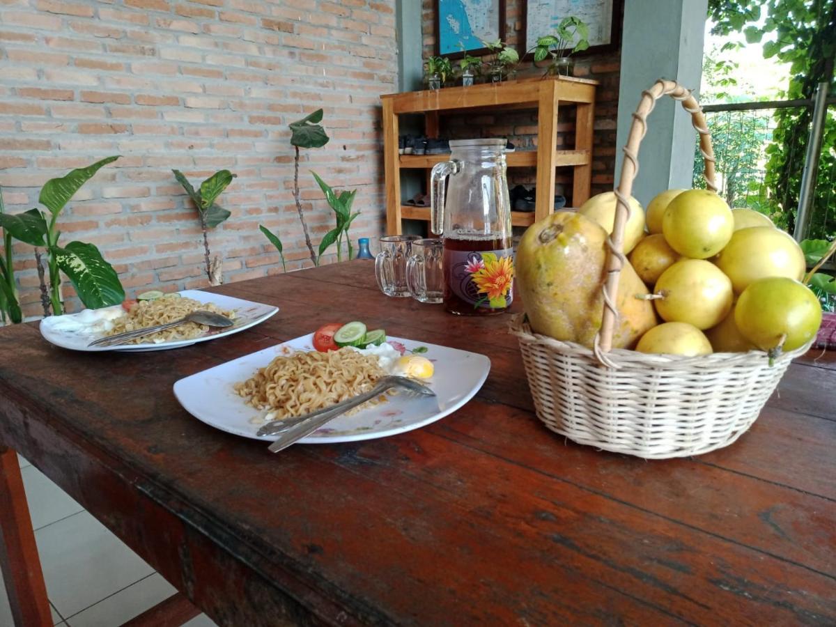 Bua Guest House Medan Esterno foto
