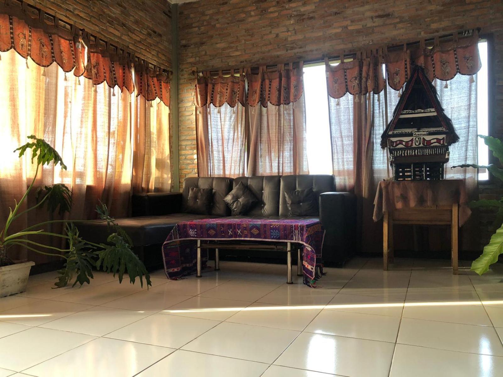 Bua Guest House Medan Esterno foto