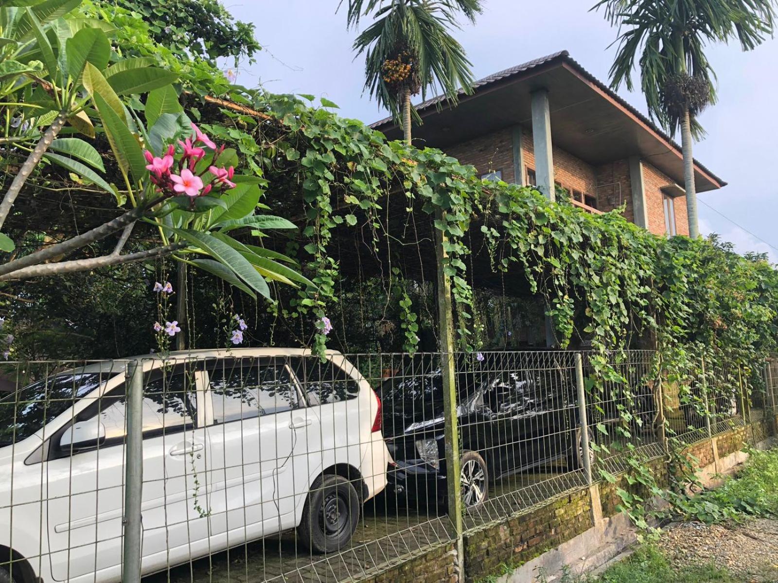 Bua Guest House Medan Esterno foto