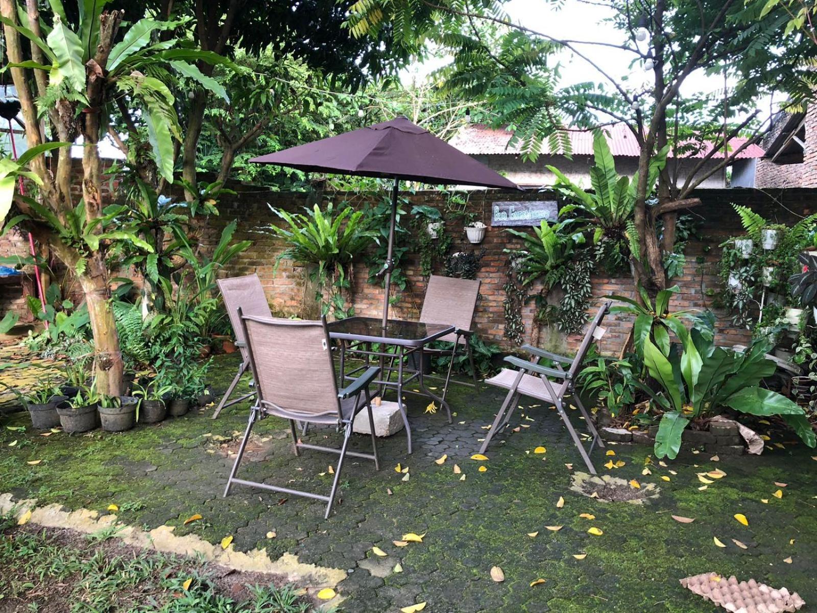 Bua Guest House Medan Esterno foto