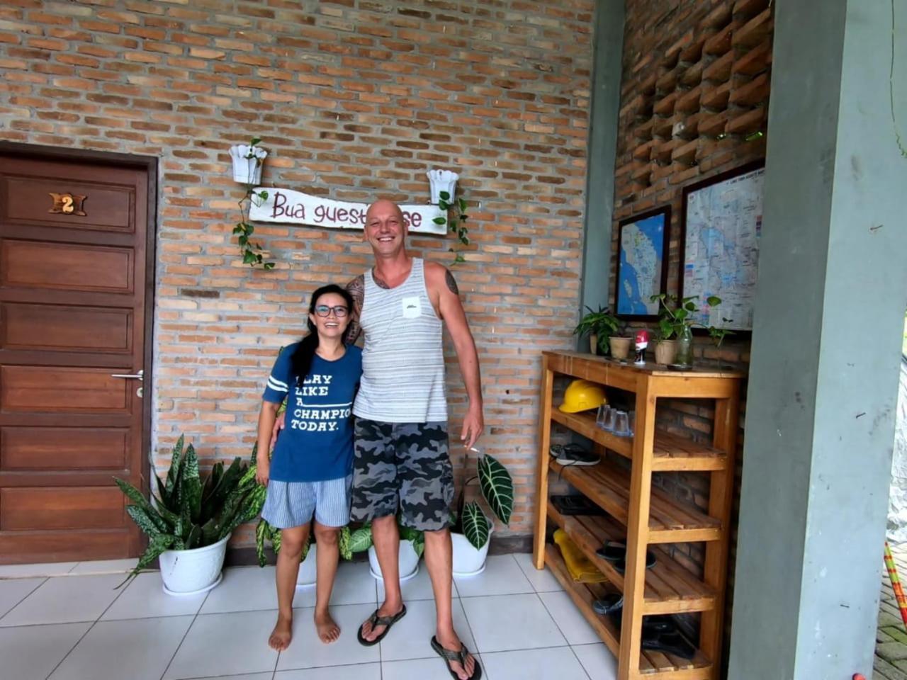 Bua Guest House Medan Esterno foto