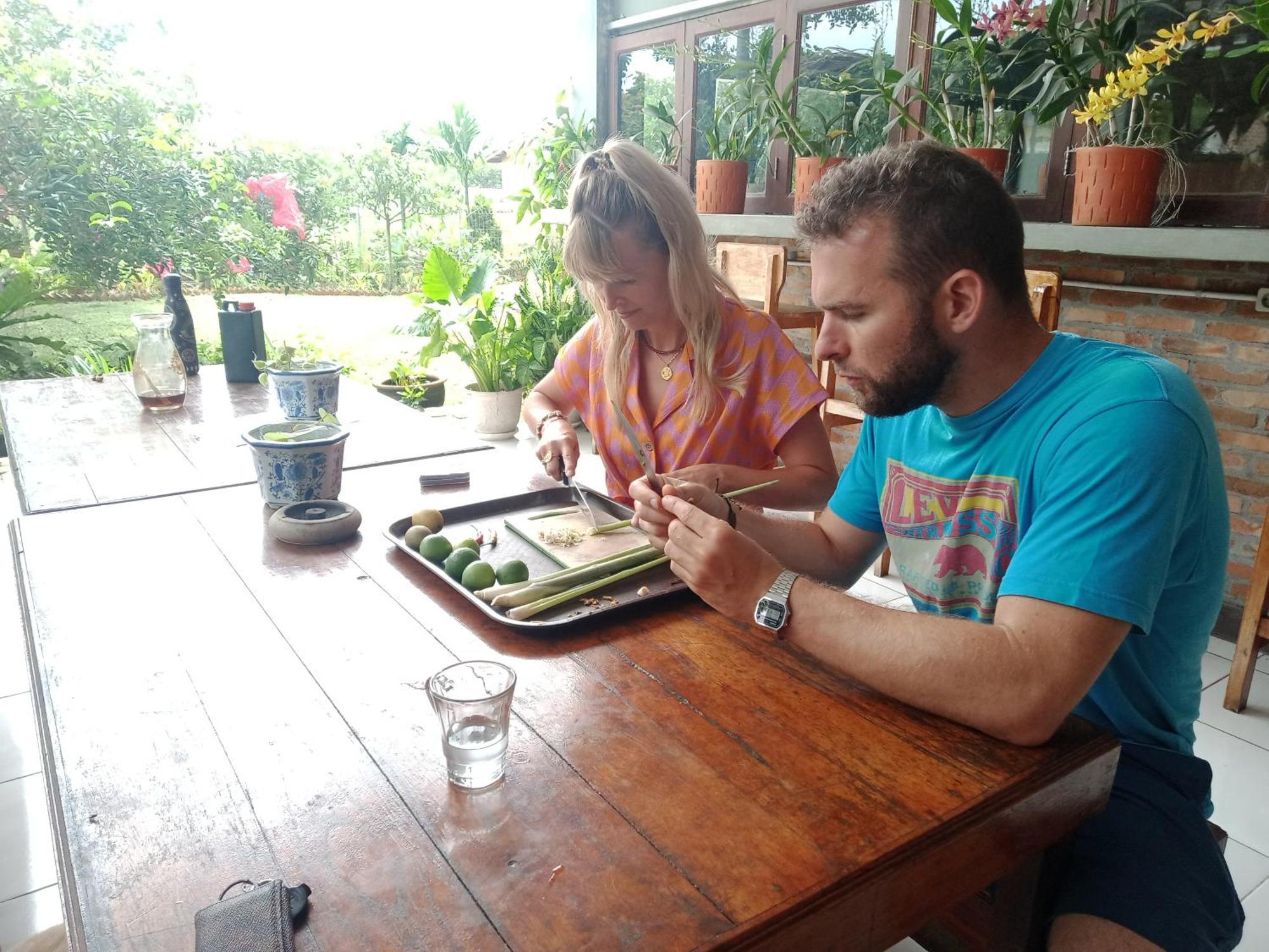 Bua Guest House Medan Esterno foto