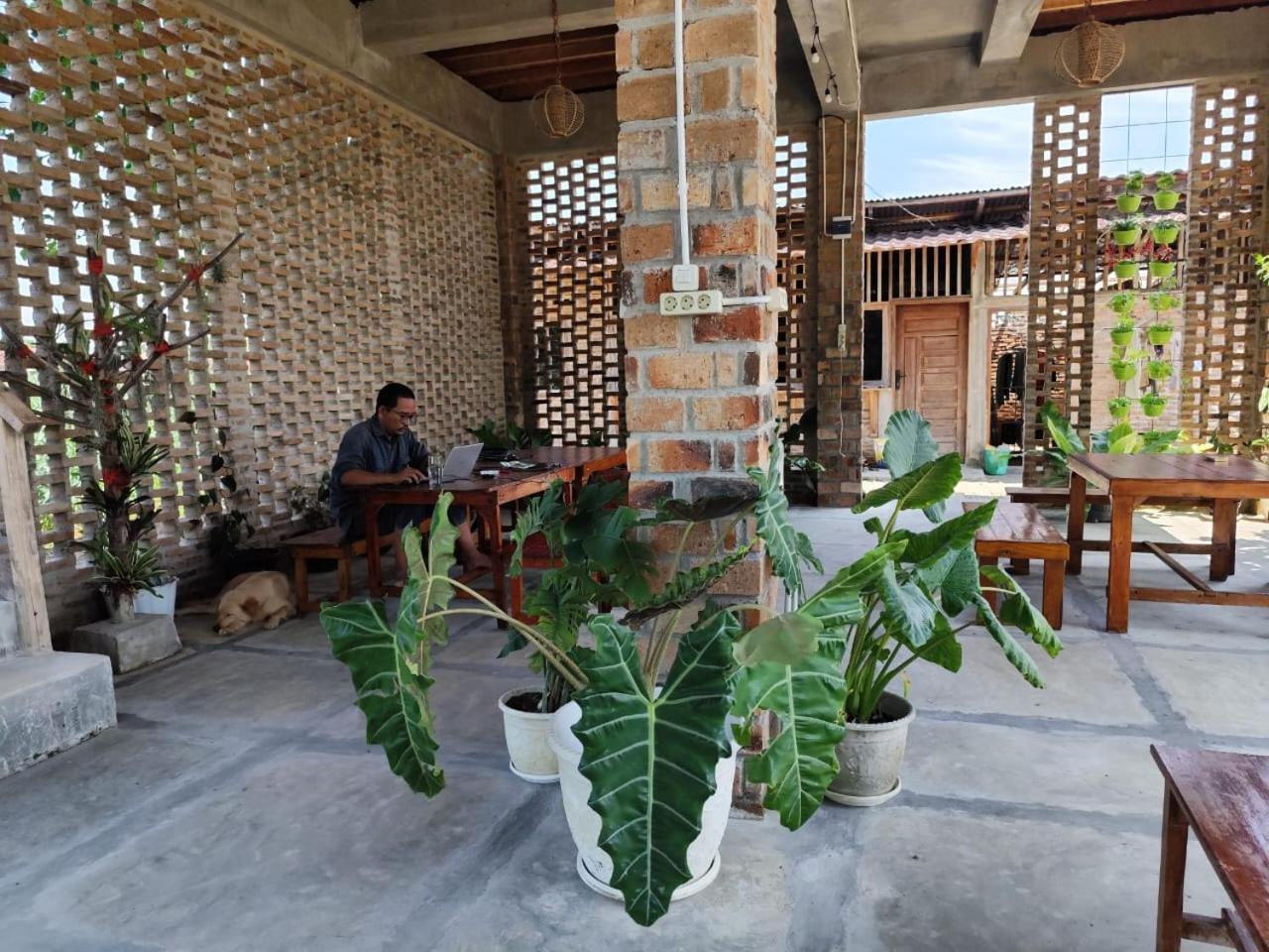 Bua Guest House Medan Esterno foto