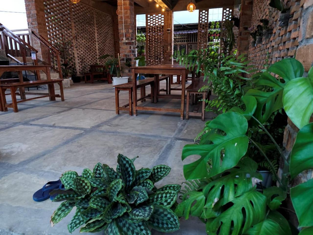 Bua Guest House Medan Esterno foto